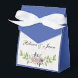 Voor altijd - twee harten - één liefde bedankdoosjes<br><div class="desc">Dit trouwontwerp heeft delicate bloemranden op een wit geperst papier achtergrond. Het romantische ontwerp is perfect voor een lente- of zomerbruiloft,  en het subtiele gebruik van bloemen zorgt voor een beetje elegantie ten opzichte van het algemene uiterlijk.</div>