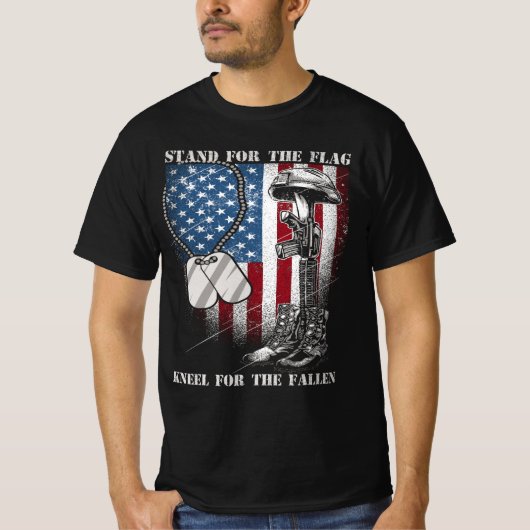 voor de omgevallen veteranen staat de vlag kniel o t-shirt (Voorkant)