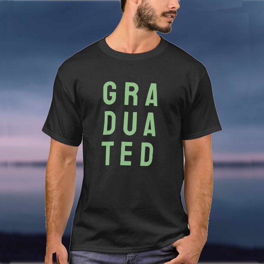 Voor de pas afgestudeerde. Een afgestudeerde T-shirt