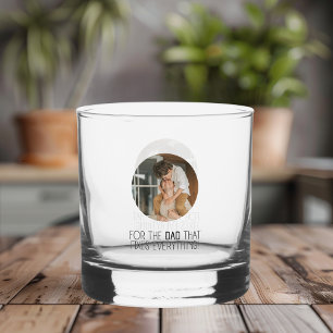 Voor de vader die alles oplost." whisky glas