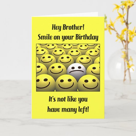 Voor een broer, glimlach op uw verjaardag! kaart (Gele Bloem)