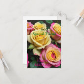 Voor een speciale vriend roze gele rozen verjaarda kaart (Voorkant / Achterkant in situ)