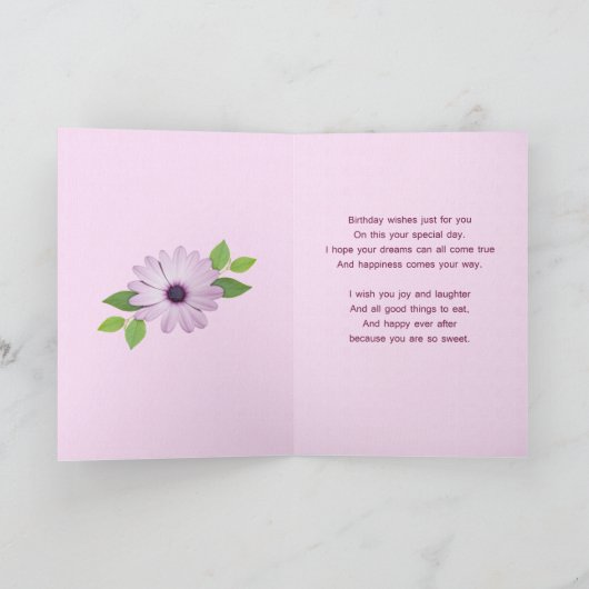 Voor een vrouw, een verjaardagskaart met madeliefj kaart (Binnen)