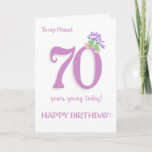 Voor Friend 70th Birthday Lavender and Rozen Card Kaart<br><div class="desc">Een 70e kinderkaart voor je vriend met een blik. De boodschap aan de voorzijde is: "Voor mijn vriend, 70 jaar jong vandaag! HAPPY BIRTHDAY', er is een spray van gespleten zomerbloemen, Roos van Albertine, Lavender en Mock Oranje (Philadelphus), bovenaan het getal "0" dat met alle letters wordt gekleurd, dat in...</div>