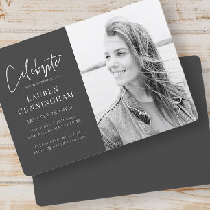 Voor haar virtuele viering van Life Modern Foto Kaart