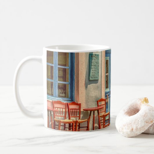 Voor het Griekse café Koffiemok (Met donut)