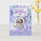 voor Moeder Cup van Thee en Paarse Bloemen Verjaar Kaart (Gele Bloem)
