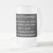 Voor ons was hij het wereldgedenkteken matglas bierpul (Voorkant rechts)