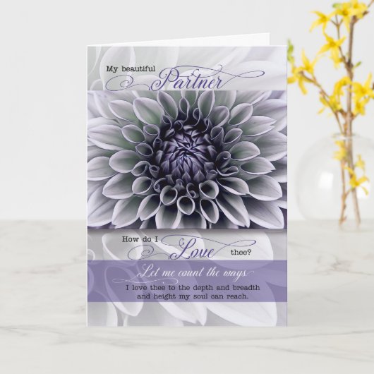 voor Partner Romantic Birthday Soft Lavender Flowe Kaart (Gele Bloem)