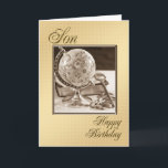 Voor Son, een traditionele verjaardagskaart Kaart<br><div class="desc">Een traditionele verjaardagskaart voor een man met een wereldbol van de aarde,  een boek en sleutels. Alles gedaan in sepia voor een masculine blik.</div>