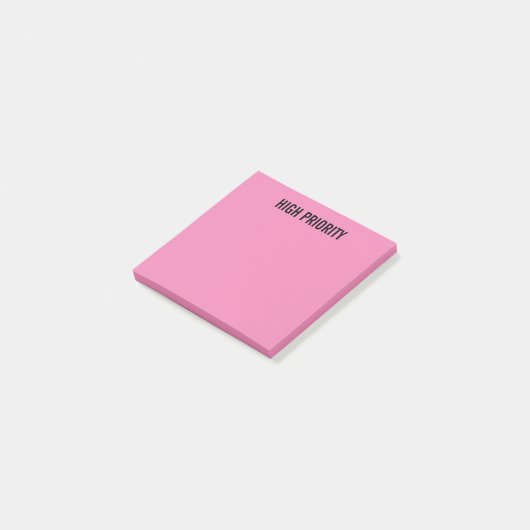 Vooraf gelabeld High Priority Pink Post-it® Notes (Schuin)