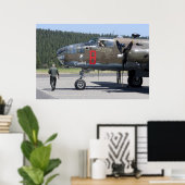 VOORAFGAANDE CONTROLE OP MITCHELL B-25 BOMBER POSTER (Thuiskantoor)