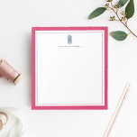 Voorbereiding anananas | Roze en marine gepersonal Notitieblok<br><div class="desc">Voeg een aanraking van chic preppy-stijl toe aan uw bureau met ons gepersonaliseerde memo-pad in levendige fuchsia roze en klassiek blauw van de marine. Het ontwerp is voorzien van een helder roze rand met een kleine ananananastische illustratie en jouw naam,  een monogram of een persoonlijke keuze.</div>