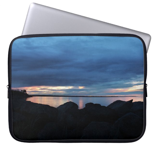 Voorbij de Rotsen Laptop Sleeve (Voorkant)