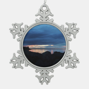 Voorbij de Rotsen Tin Sneeuwvlok Ornament