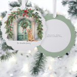 Voordeur met gouden retriever kerst ornament kaart<br><div class="desc">Een kerstvakantie Ornamenten Kaart met mooie waterverf,  kransen,  strikken en een schattige golden retriever dog - Vakantiedecoratiekaarten,  een prachtig alternatief voor een traditionele kaart van Ricaso - voeg je eigen tekst toe</div>