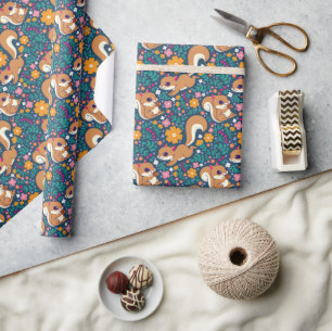 Voorjaarsbloemen en eekhoorns cadeaupapier