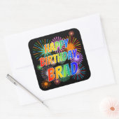 Voornaam "BRAD", geun "HAPPY BIRTHDAY" Vierkante Sticker (Envelop)