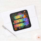 Voornaam "DOMINIQUE", geun "HAPPY BIRTHDAY" Vierkante Sticker (Envelop)