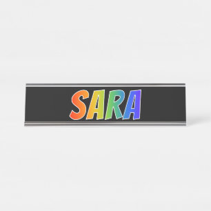Voornaam "SARA": vun regenboogkleuren Bureau Naambordje