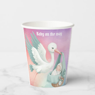 Voorraad met baby papieren bekers