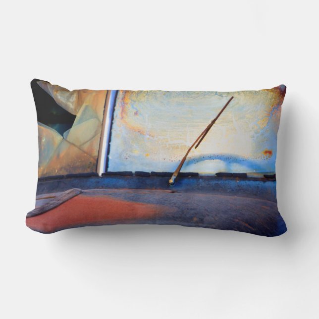 Voorschild van een oude roestvrijwagen kussen (Voorkant)