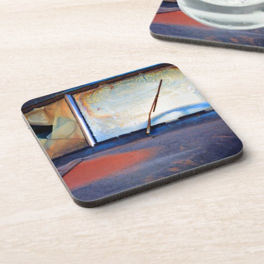 Voorschild van een oude roestvrijwagen onderzetter (Linkerzijde)