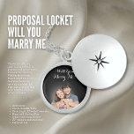 Voorstel Locket - Wilt u me trouwen? Locket Ketting<br><div class="desc">Ons "Voorstel Locket - Wil je met me trouwen?" is een boeiend medaillon dat een gekoesterde foto bevat. Het is gemaakt met elegantie en aandacht voor detail en opent om een verborgen compartiment te onthullen waar je een foto kunt plaatsen die een speciale betekenis heeft voor jullie beiden. Het medaillon...</div>