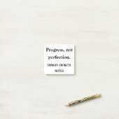 Voortgang Niet Perfectie – Verhogende Note Pad (Op bureau)