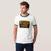 VOORZICHTIGHEID - I BITE rustmetaalwaarschuwingsbo T-shirt (Voorkant volledig)