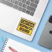 Voorzichtigheid is geboden met ademhalen sticker (Laptop met iPhone)