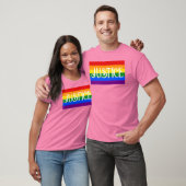 Voorzijde: Regenboogvlag/Justitie. Achterzijde: TV T-shirt (Unisex)