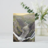 Voringsfossen waterfall in het briefkaart Noorwege (Staand voorkant)