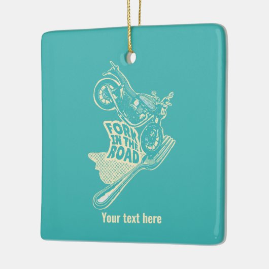 Vork in de weg motorongeluk keramisch ornament (Links)