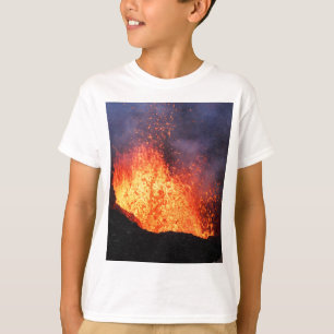 Vorming van hete lava-uitbarstingen van de krater  t-shirt