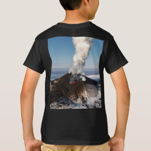 Vorming van hete lava-uitbarstingen van de krater  t-shirt