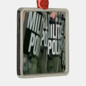 vorming van oproerbeheersing metalen ornament (Rechts)