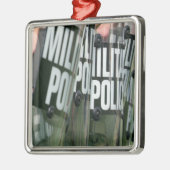 vorming van oproerbeheersing metalen ornament (Links)