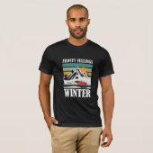 Vorstige Gevoelens Winter Berg Rode Auto T-Shirt (Voorkant volledig)
