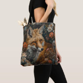 vos in wilde bloementuin tote bag (Dichtbij)