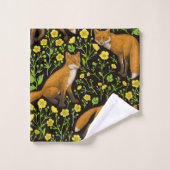 Vossen en boterbloemen op zwart bad handdoek (Wasdoekje)