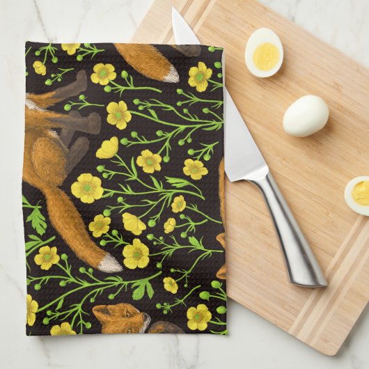 Vossen en boterbloemen op zwart theedoek (Quarter Fold)