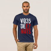 VQ35 DEEZ NUTS (rood/wit) T-shirt (Voorkant volledig)