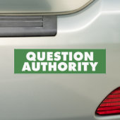 Vraag Autoriteit - Groene B Bumpersticker (Op auto)