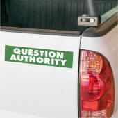 Vraag Autoriteit - Groene B Bumpersticker (Op Truck)