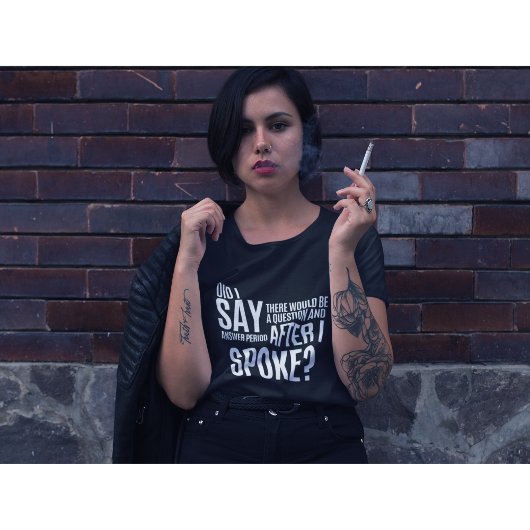 Vraag en antwoordperiode na het woord t-shirt