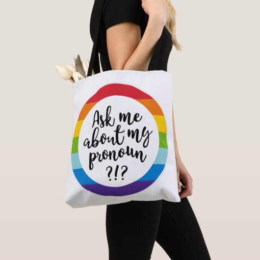 Vraag me naar m'n pronoun? tote bag (Dichtbij)