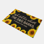 Vraag niet aan wie de hond Barks, het barst voor h Deurmat (Schuin)