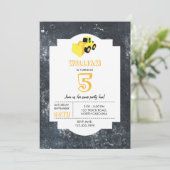 Vrachtdag over vrachtwagenbouw aan voorkant kaart (Staand voorkant)