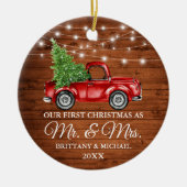 Vrachthout Eerste Kerstmis Mr en Mrs. Keramisch Ornament (Voorkant)